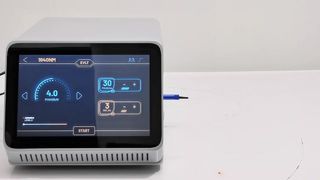 दोहरी तरंग दैर्ध्य वैरिकाज़ नसों को हटाने 1940nm डायोड लेजर EVLT उपचार मशीन